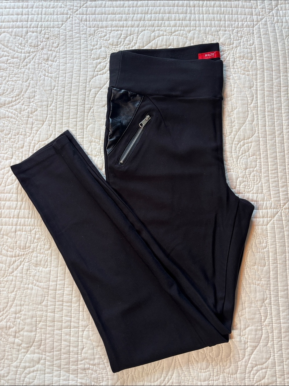MAZE Black High-Waist Performance Leggings with Zip Pocket
